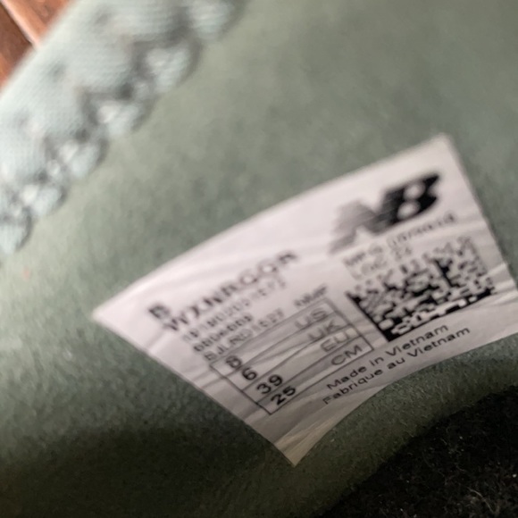 New Balance Woman’s Running Sneaker - Picture 4 of 6